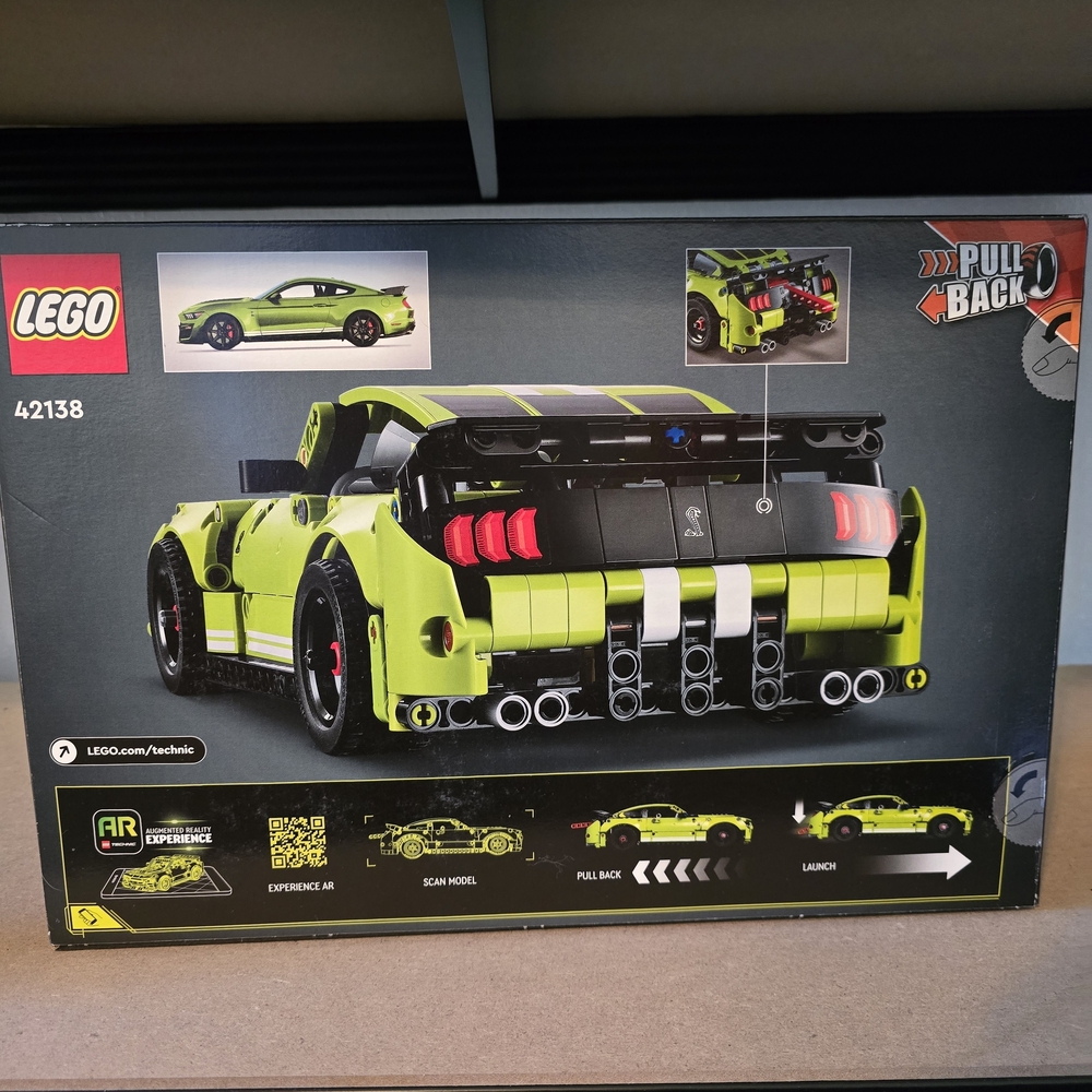 LEGO Technic Ford Mustang Shelby GT500 - Lime Green - Picture 2 of 3